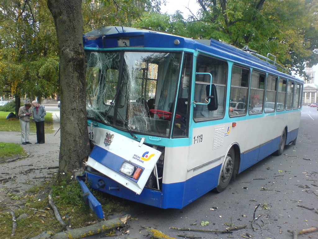 Рига, Škoda 14Tr89/6 № 1-119; Рига — Происшествия