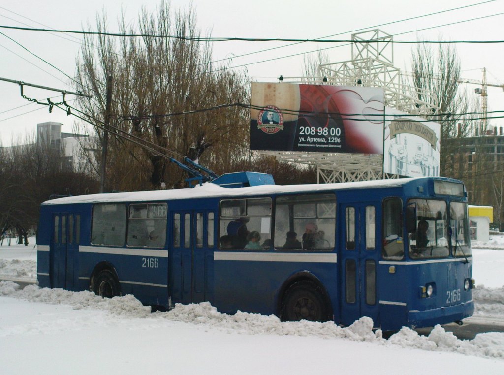 Donețk, ZiU-682V-012 [V0A] nr. 2166; Donețk — Snow shower 2009