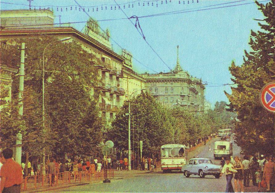Odesa, ZiU-5D Nr. 353; Odesa, ZiU-5D Nr. 344; Odesa — Old Photos: Trolleybus