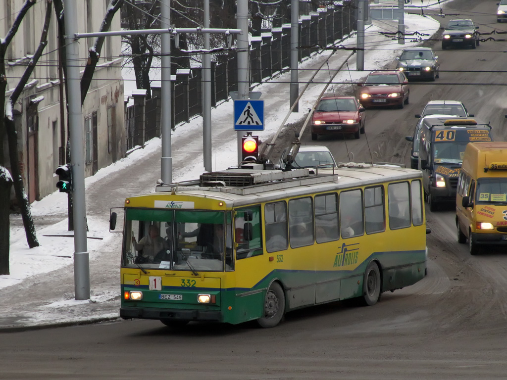 Каунас, Škoda 14Tr01 № 332