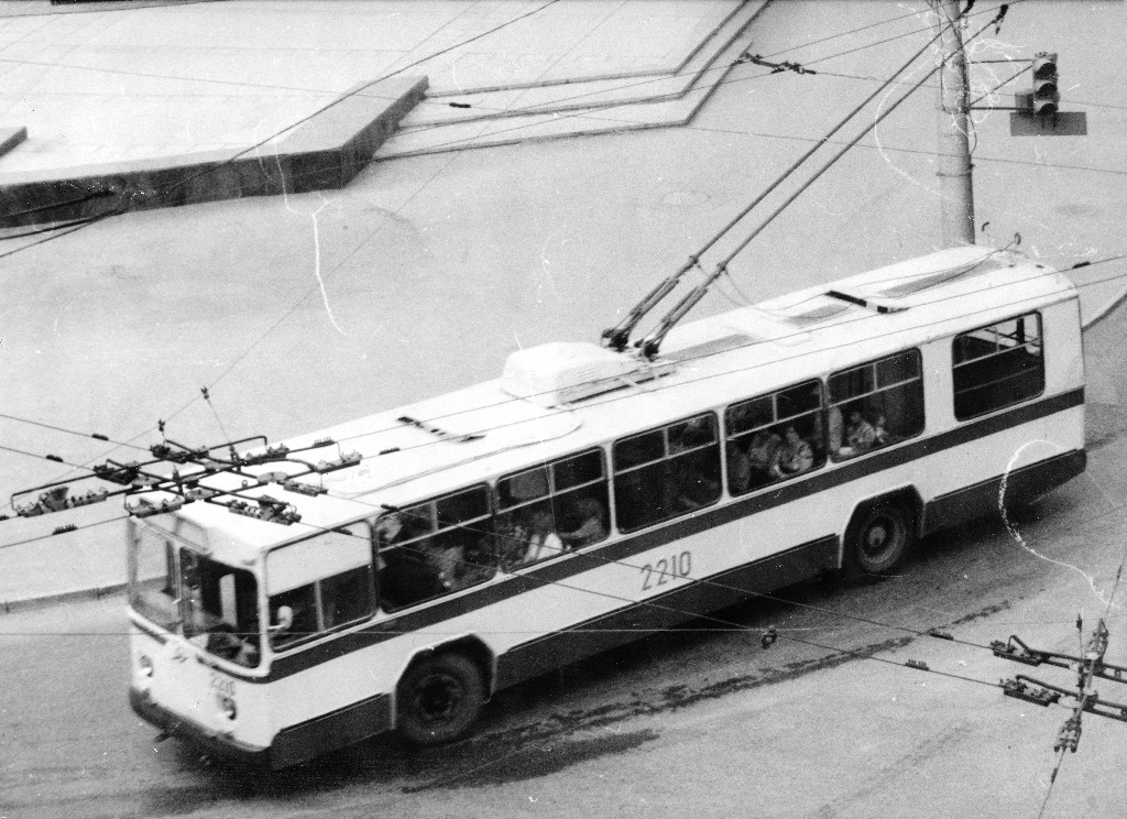 Севастополь, ЗиУ-682Б № 2210; Севастополь — Исторические фотографии троллейбусов