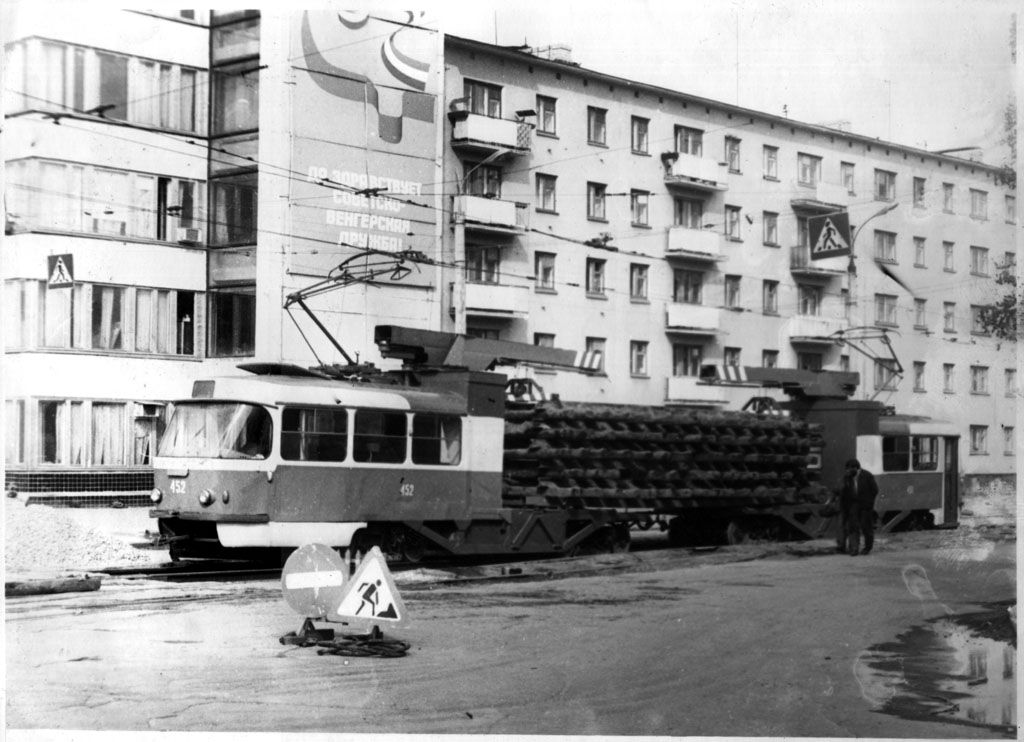 Тверь, Tatra T3SU (двухдверная) № 452; Тверь — Строительство и ремонт трамвайных путей (1917 — 1991 гг.)