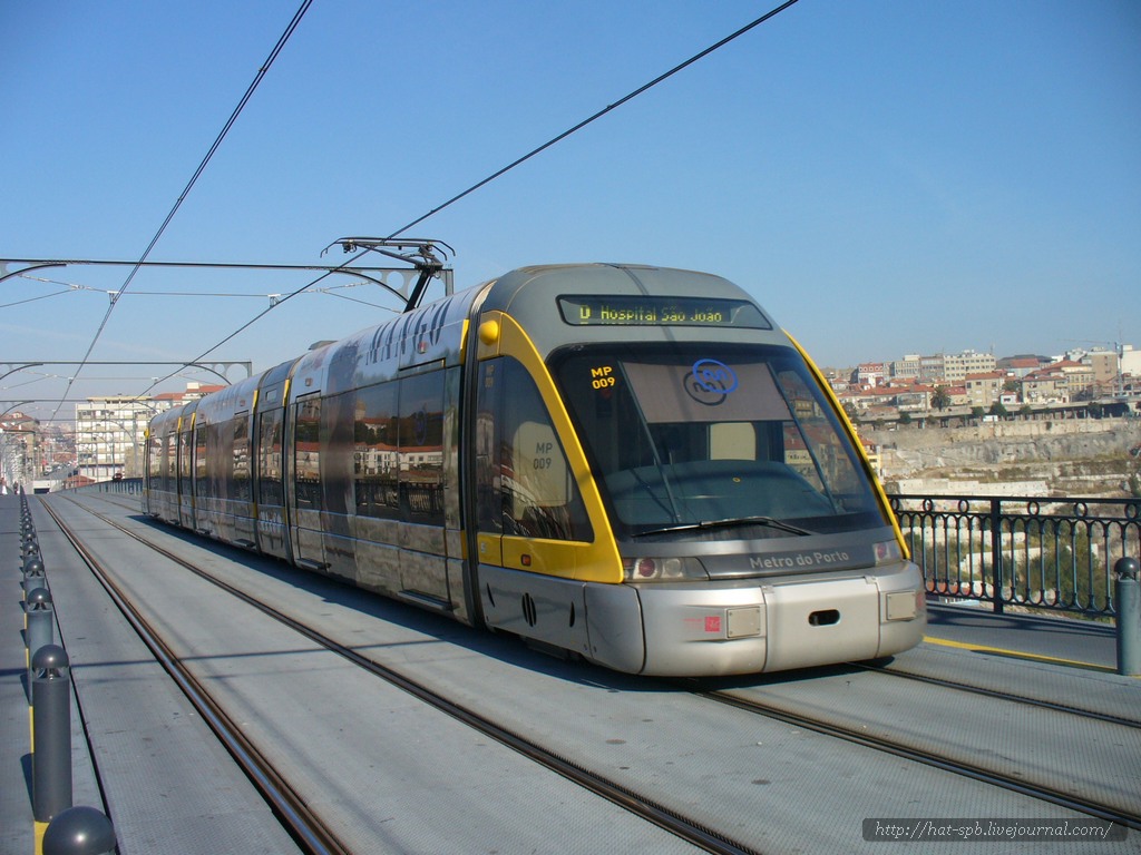 Porto, Bombardier Eurotram (Flexity Outlook) № MP009