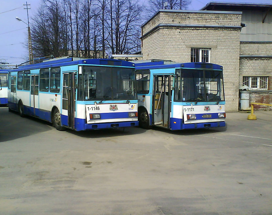 Riga, Škoda 14Tr02 č. 1-1146; Riga, Škoda 14Tr02/6 č. 1-1171