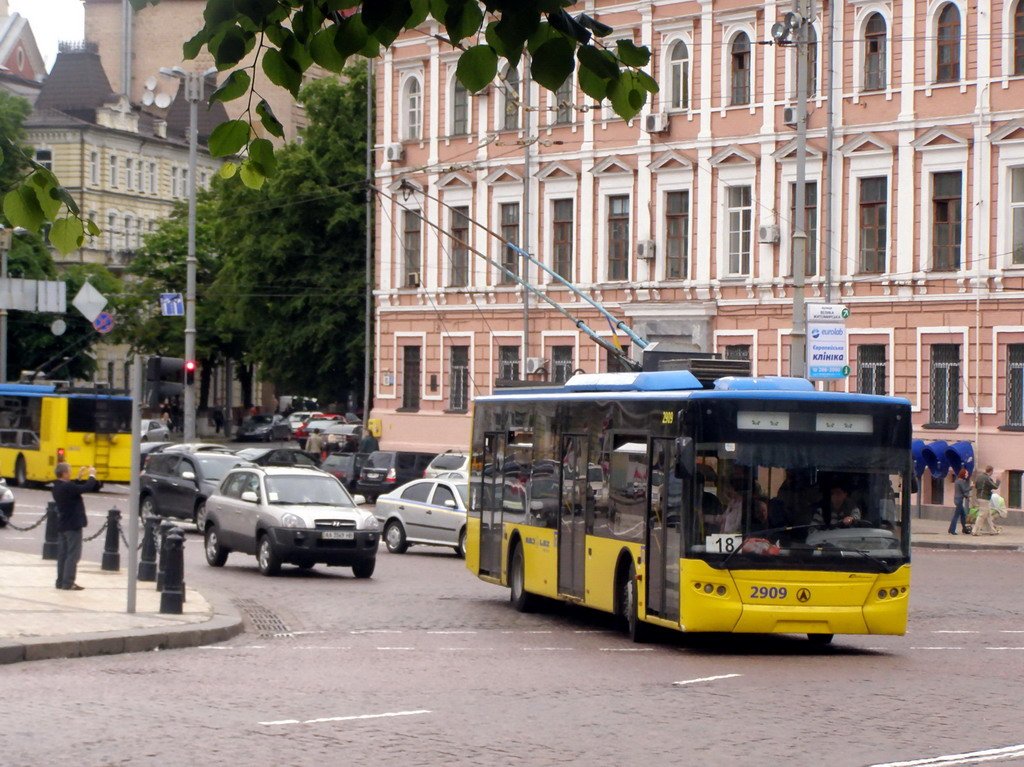 Kijów, LAZ E183D1 Nr 2909