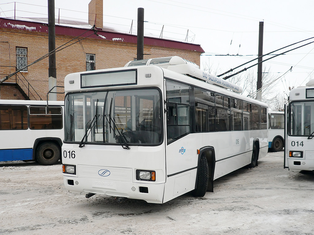 Новокуйбышевск, БТЗ-52764Р № 016; Новокуйбышевск — Презентация новых троллейбусов БТЗ-52764Р (31.12.2009)