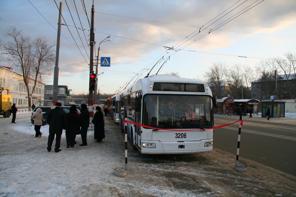 Nijni Novgorod, BKM 321 nr. 3206; Nijni Novgorod — Presentation Of New Trolleybuses VMZ 52981 and BKM 321
