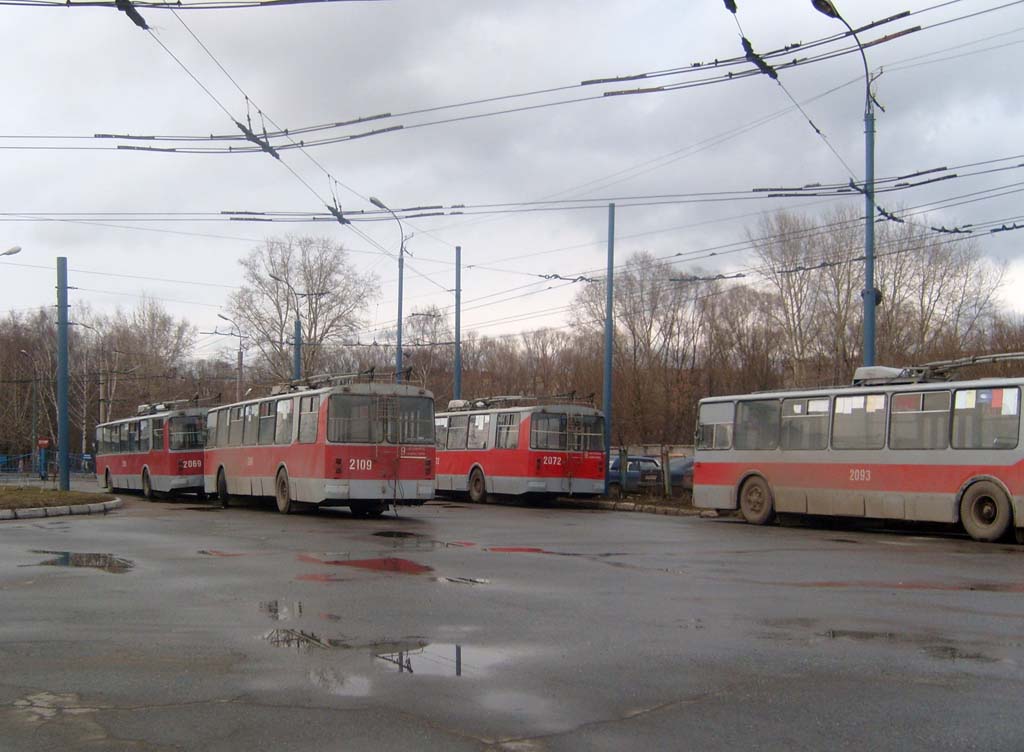 伊熱夫斯克, ZiU-682V-012 [V0A] # 2109; 伊熱夫斯克 — Trolleybus deport # 2