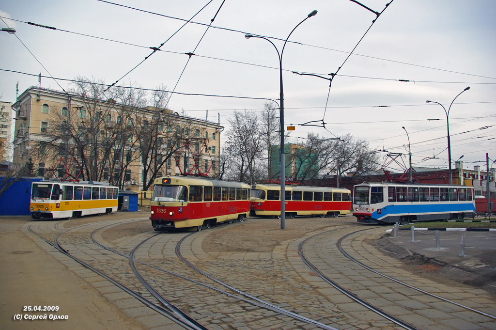 Москва, Tatra T7B5 № 3325; Москва, МТТЧ № 1336; Москва, 71-608КМ № 1236; Москва — Конечные станции и кольца