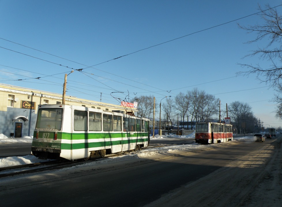 Dzerzhinsk, 71-605A Nr 077; Dzerzhinsk, 71-605 (KTM-5M3) Nr 048; Dzerzhinsk — Towing  trolleybuses and trams