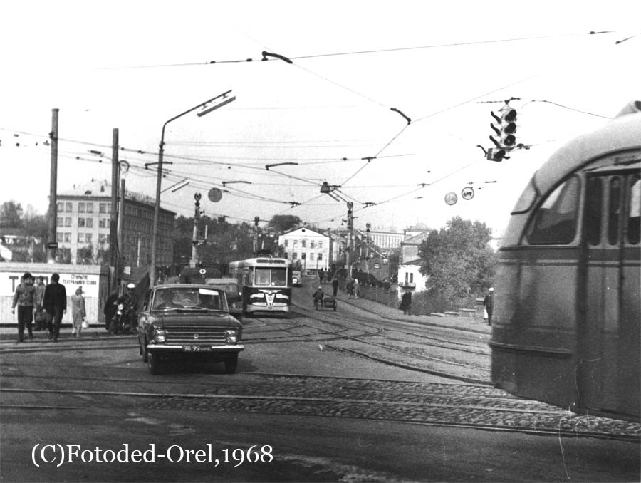 Город орел в прошлом. Город Орел 1950 сквер Маяковского. Город Орел 1940. Старый город Орел. Орёл в 80-е годы.