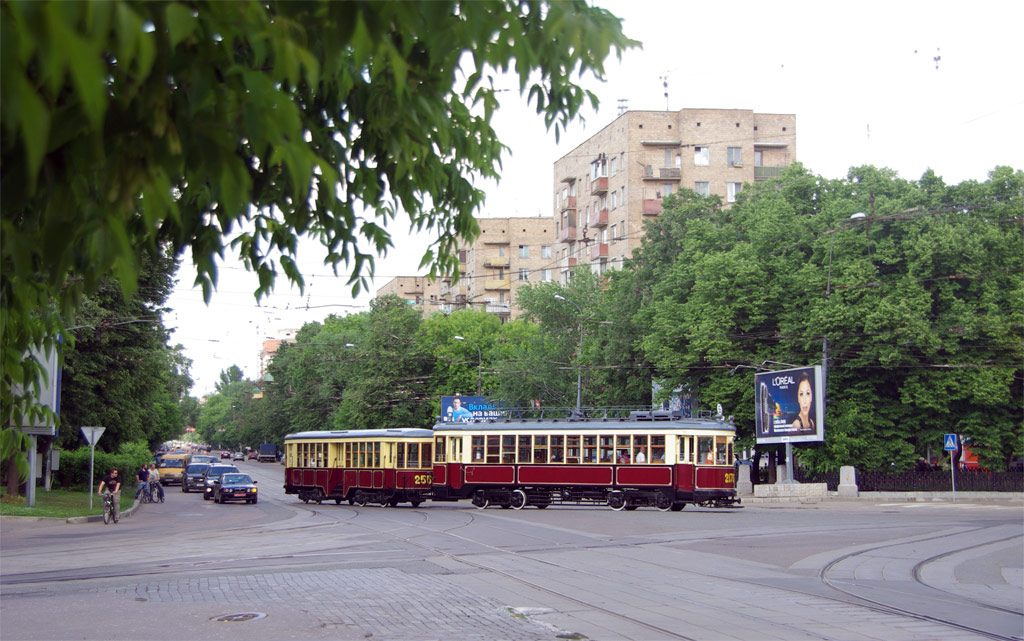 Moskva, KP № 2556; Moskva, KM № 2170; Moskva — Parade to 110 years of Moscow tram on June 13, 2009