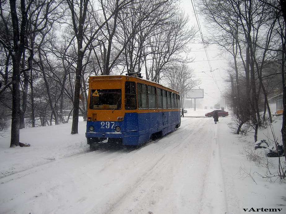 Vlagyivosztok, 71-605 (KTM-5M3) — 297; Vlagyivosztok — Snowfalls