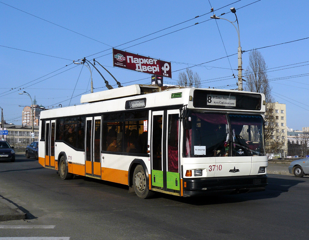 Kyjev, MAZ-103T č. 3710