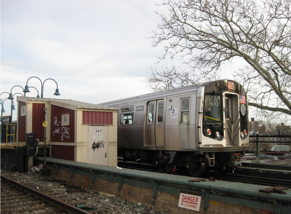 Нью-Йорк, Alstom R160A1 № 8500