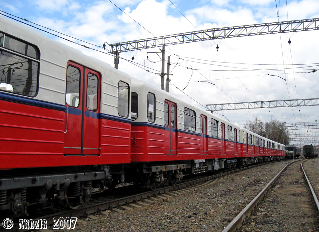 Warsaw, 81-714.3М # 436; Mytishchi — New cars