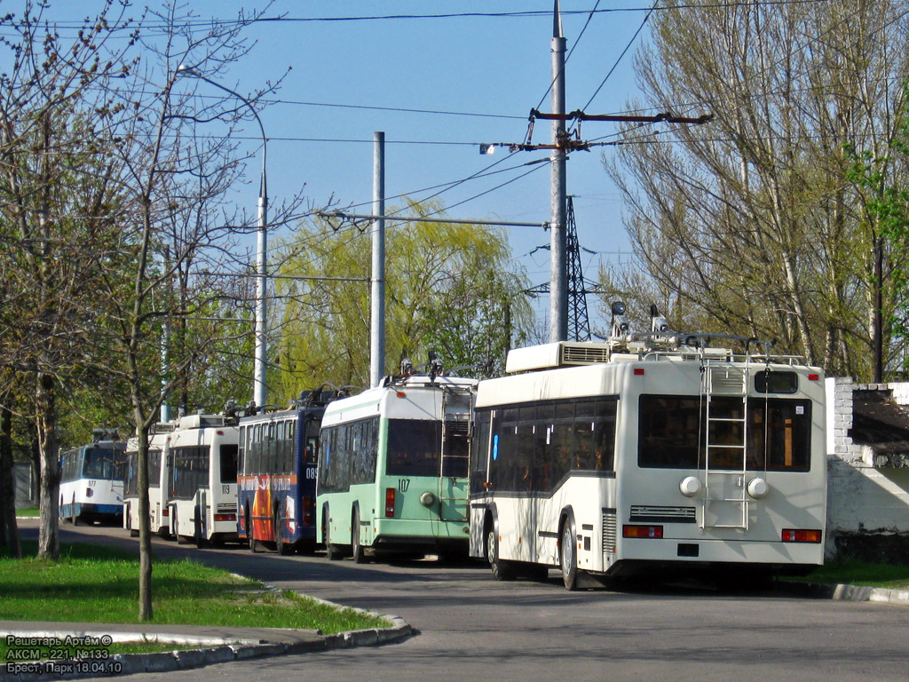 Брест, БКМ 221 № 133; Брест, БКМ 32102 № 107; Брест — Парк