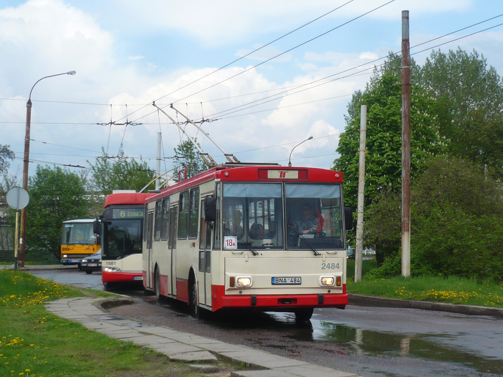 Вильнюс, Škoda 14Tr02/6 № 2484