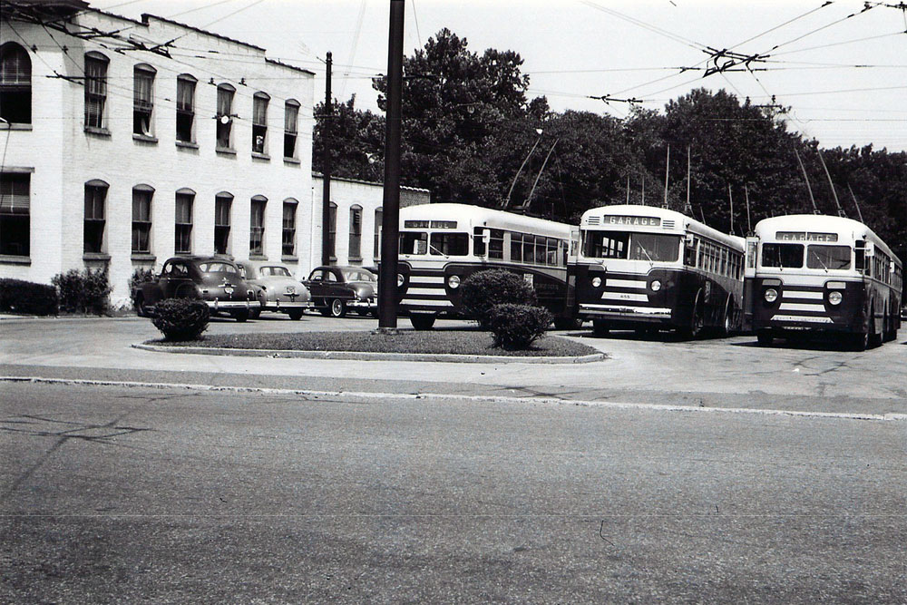 Wilmington, Mack CR3S # 655; Wilmington — Old Photos