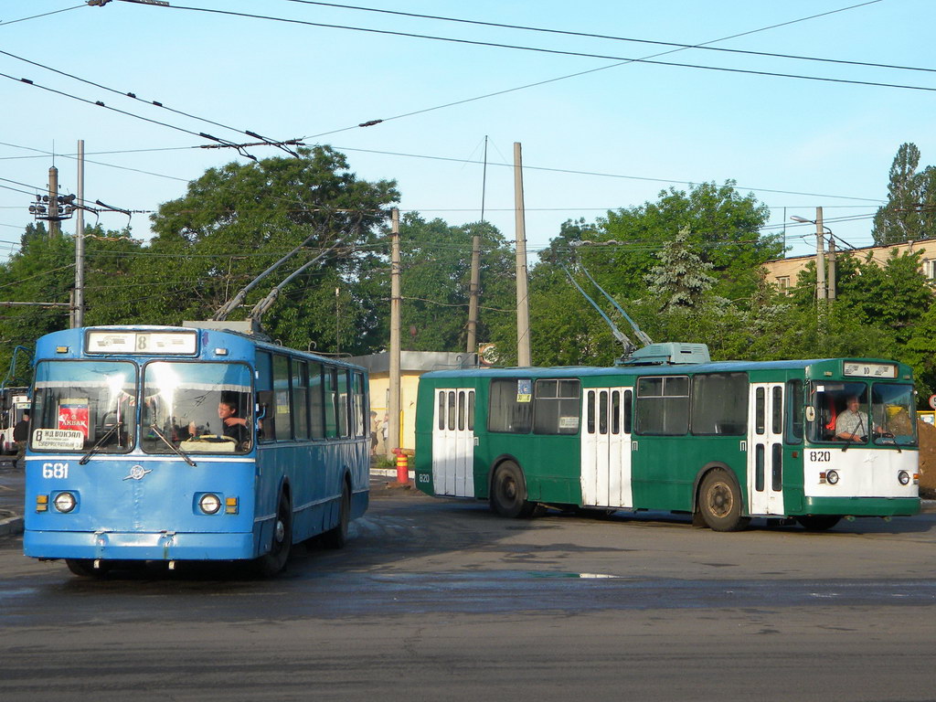 Одесса, ЗиУ-682В-012 [В0А] № 681; Одесса, ЗиУ-682В [В00] № 820