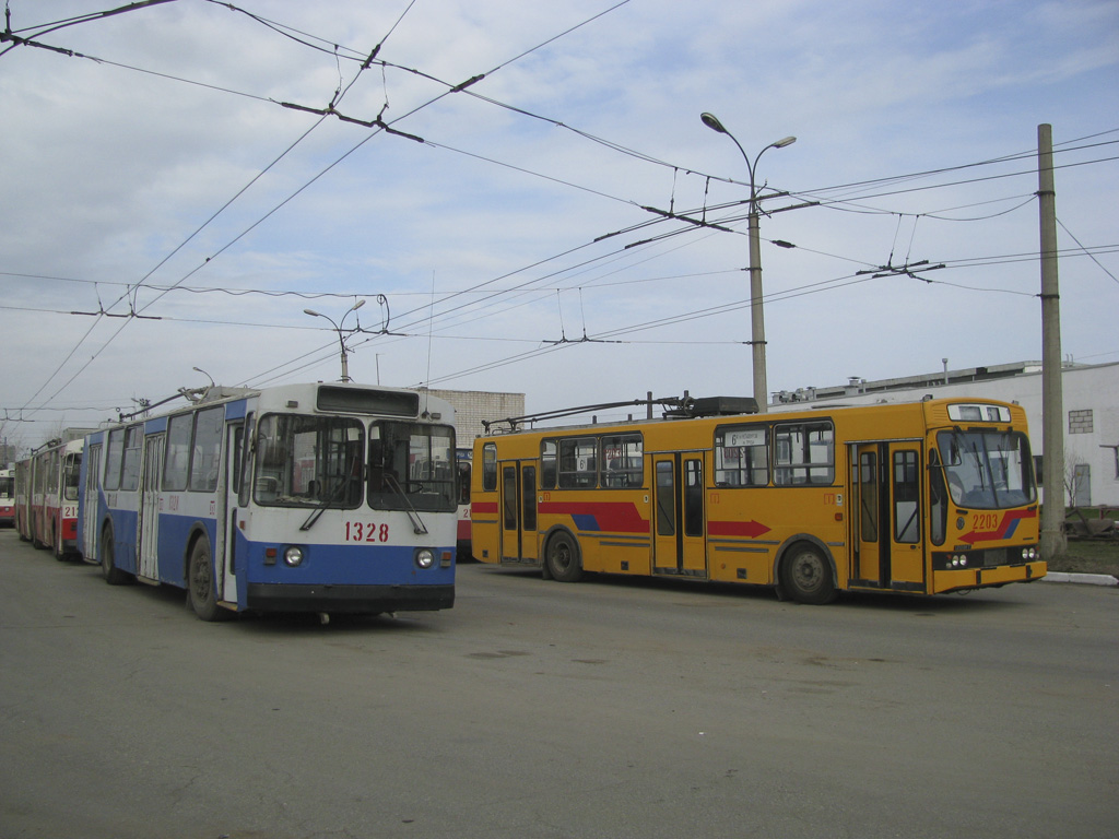 Iževskas, ZiU-682G-012 [G0A] nr. 1328; Iževskas, Nordtroll NTR-120MT nr. 2203; Iževskas — Trolleybus deport # 2