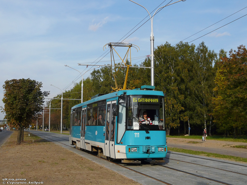 7 трамвай минск. Трамвай БКМ-60102 Новосибирск. БКМ 743. Трамвайный вагон БКМ-60102. Бирюзовый трамвай.