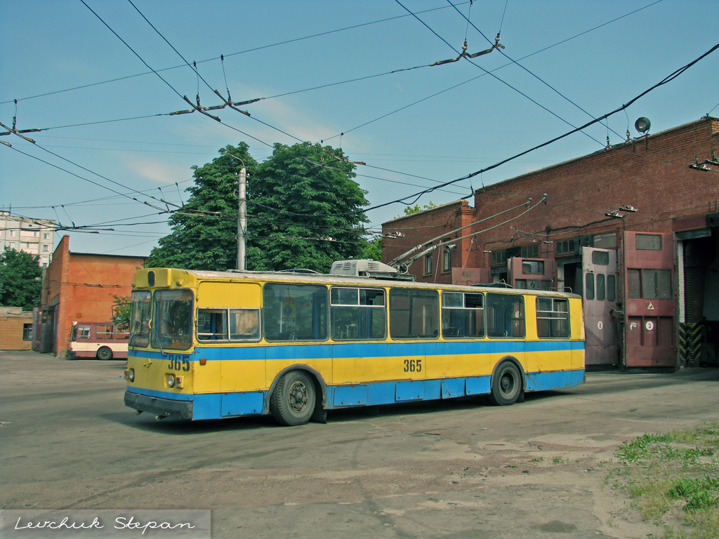 Tšernihiv, ZiU-682V [V00] # 365