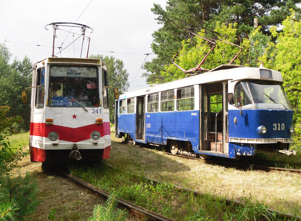 Тверь, 71-605А № 241; Тверь, Tatra T3SU № 310; Тверь — Трамвайные конечные станции и кольца