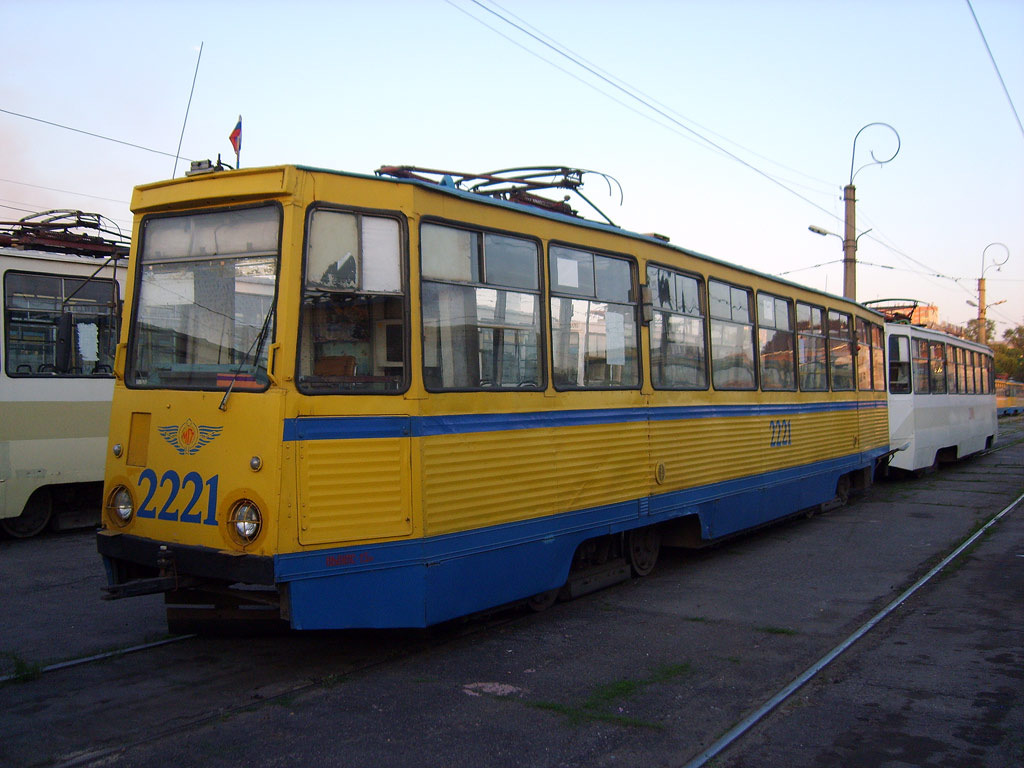 Magnitogorsk, 71-605 (KTM-5M3) nr. 2221