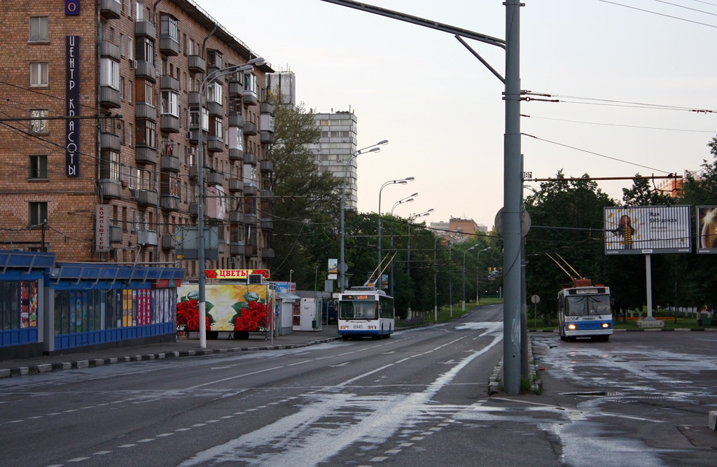 Moskva, VMZ-5298.01 (VMZ-463) č. 8945; Moskva, BKM 20101 č. 8806; Moskva — Trolleybus lines: South-Western Administrative District