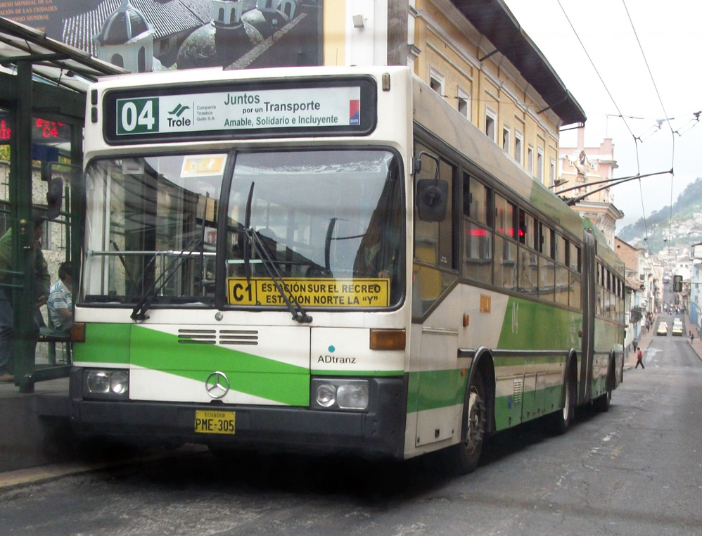 Quito, Mercedes-Benz O405G-HC Nr. 04