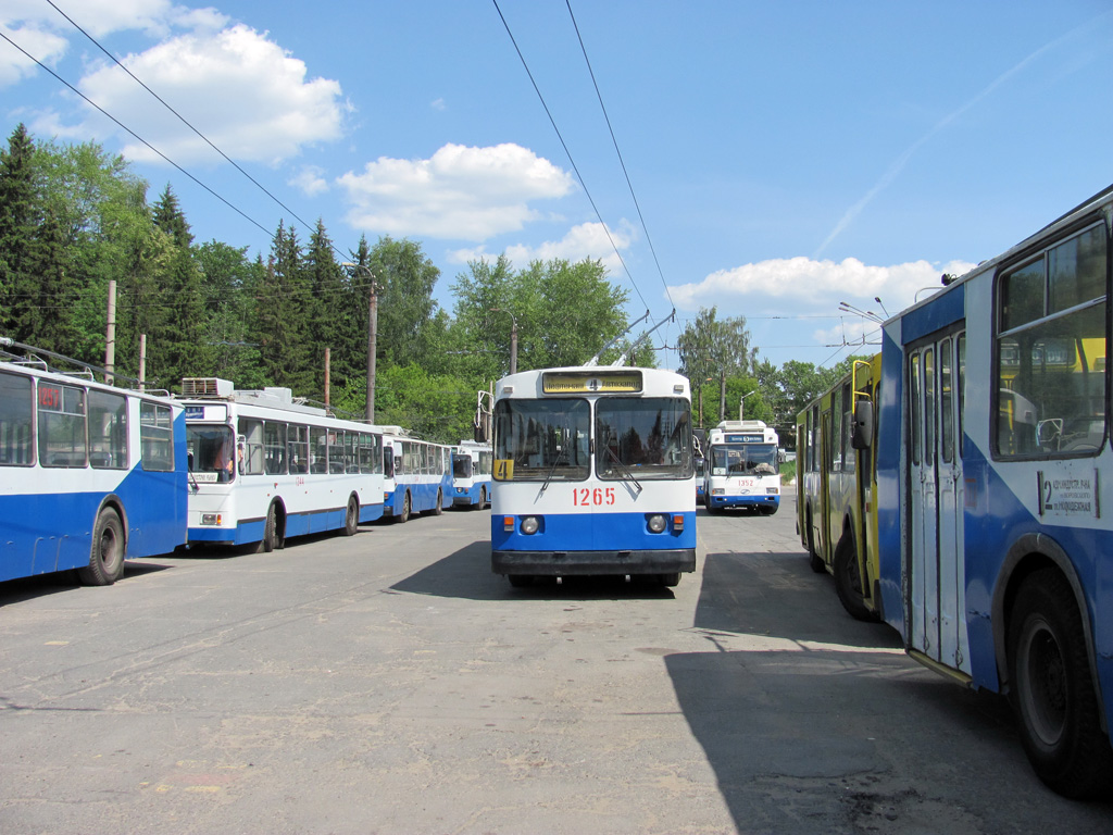 伊熱夫斯克, ZiU-682V [V00] # 1265; 伊熱夫斯克 — Trolleybus deport # 1