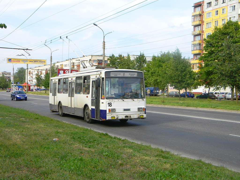 Velikiy Novgorod, Škoda 14TrM (VMZ) № 18