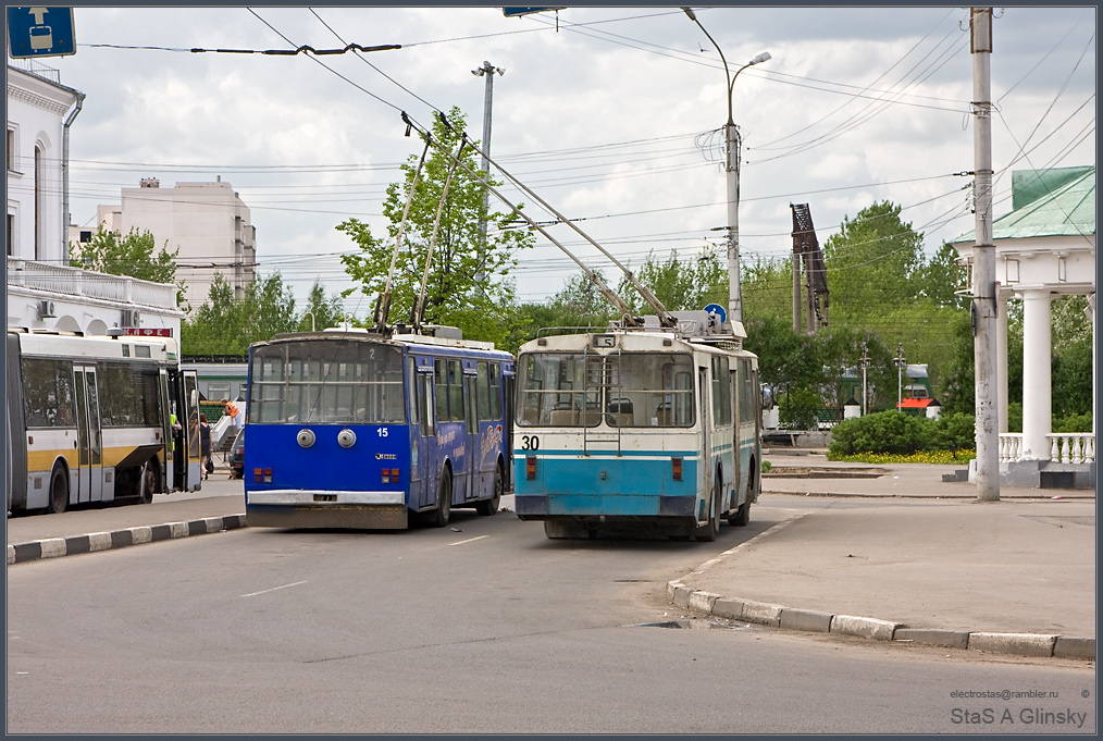 Velikiy Novgorod, Škoda 14TrM (VMZ) № 15; Velikiy Novgorod, ZiU-682 GOH Ivanovo № 30