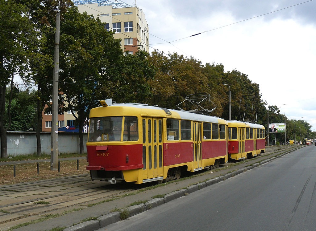 Kiova, Tatra T3SU # 5787