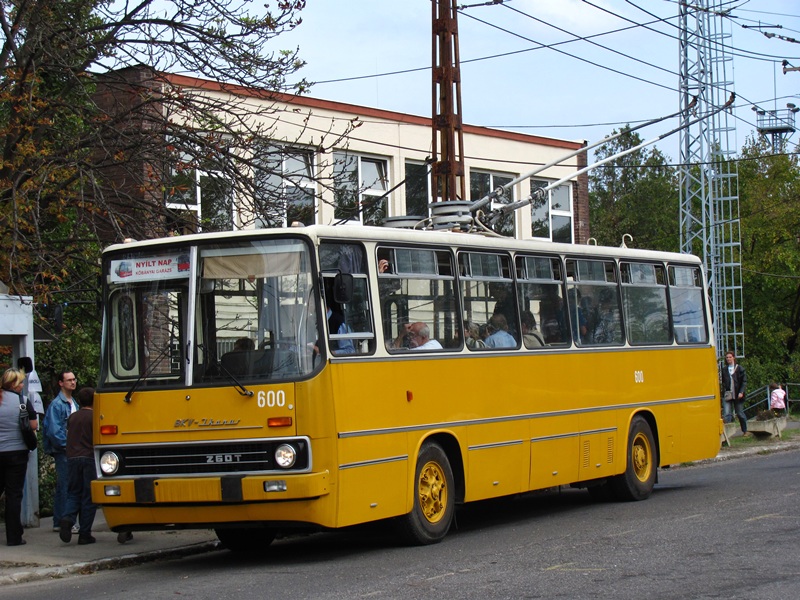 Budapest, Ikarus 260.T1 № 600; Budapest — Trolleybus depot