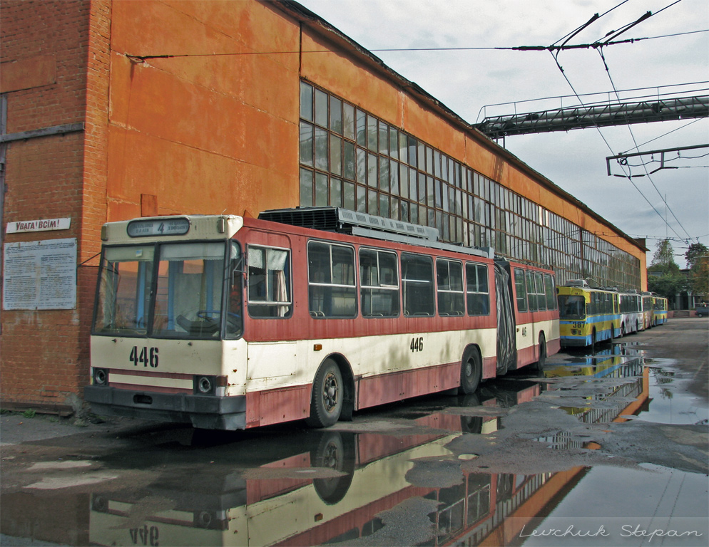 Чернигов, ЮМЗ Т1 № 446; Чернигов — Инфраструктура троллейбусного депо