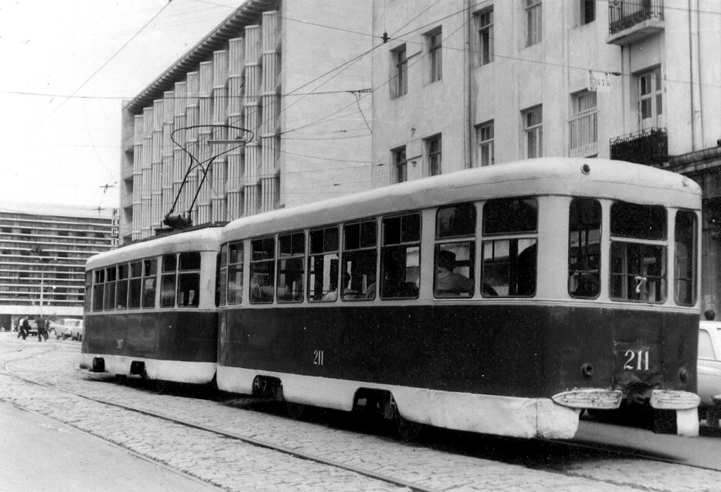 Тбилиси, КТМ-2 № 207; Тбилиси, КТП-2 № 211; Тбилиси — Старые фотографии и открытки — трамвай