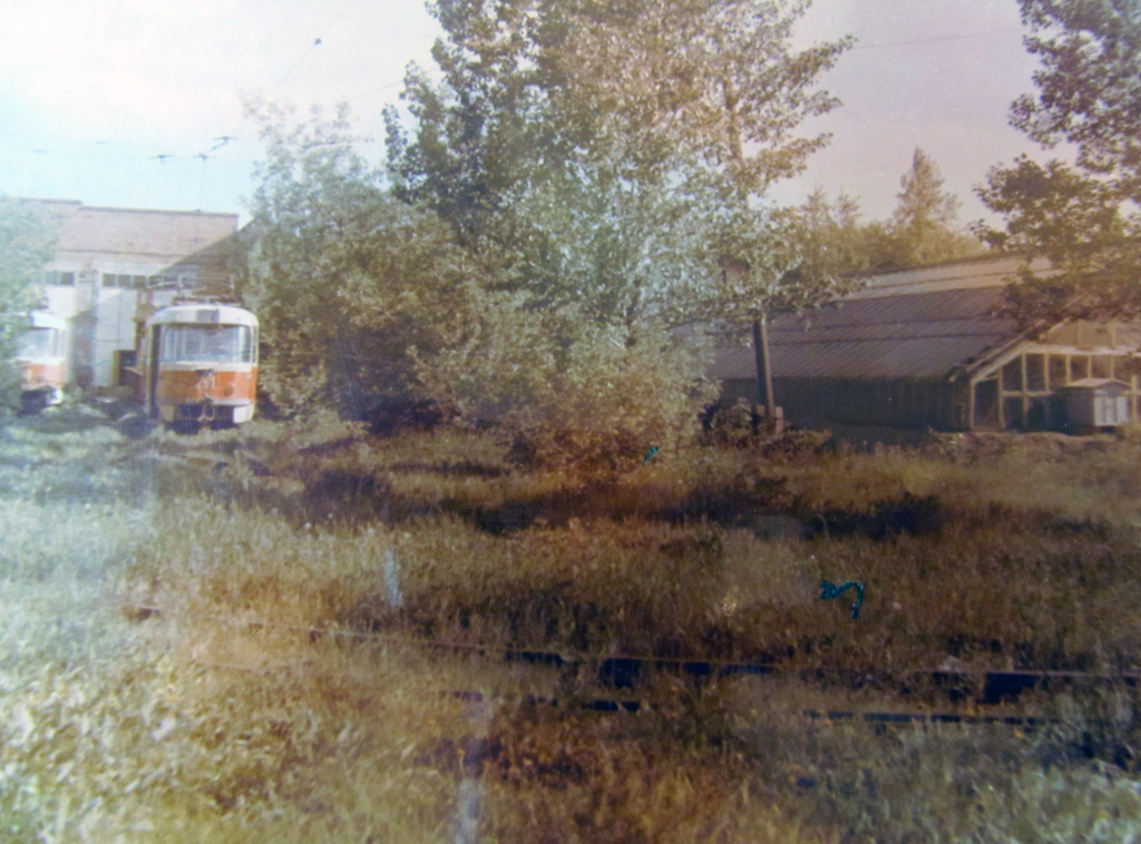 Ižkar, Tatra T3SU (2-door) # 261; Ižkar — Old photos; Ižkar — Tramway deport # 2