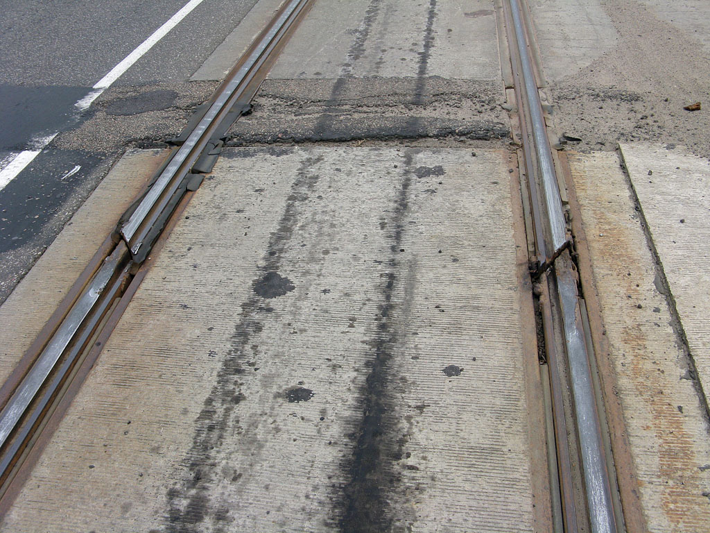 დნიპრო — Track and overhead wire; დნიპრო — Tram network — left-bank part