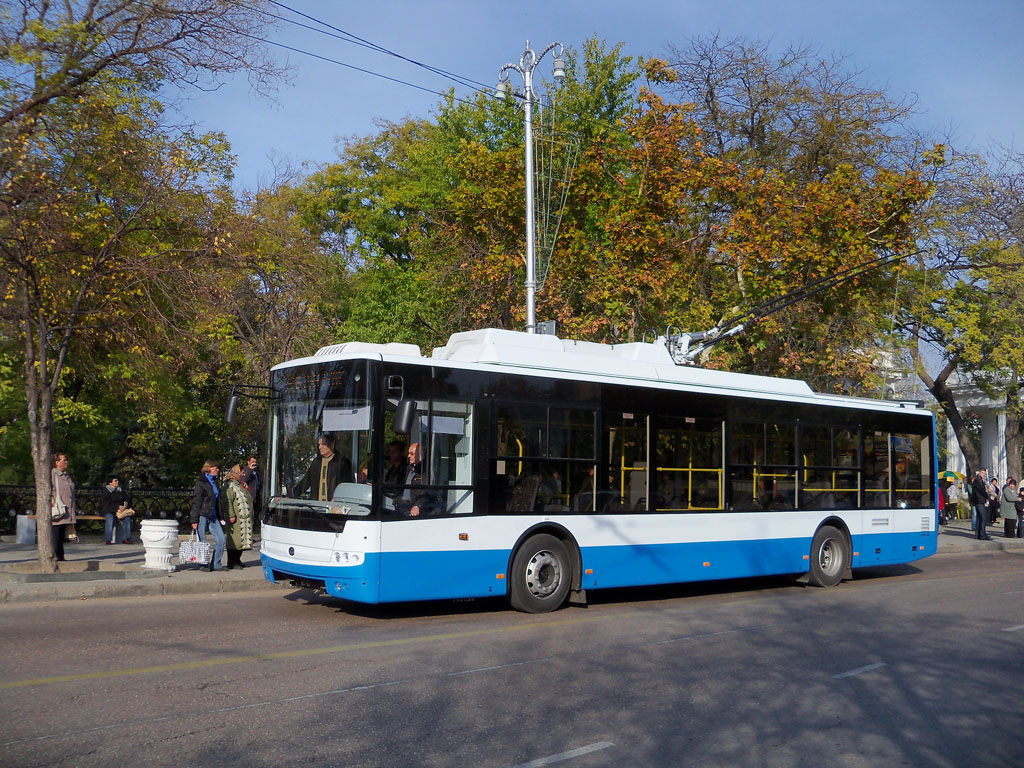 Троллейбус 5 симферополь. Троллейбусный парк Симферополь 2020. Троллейбус Севастополь.