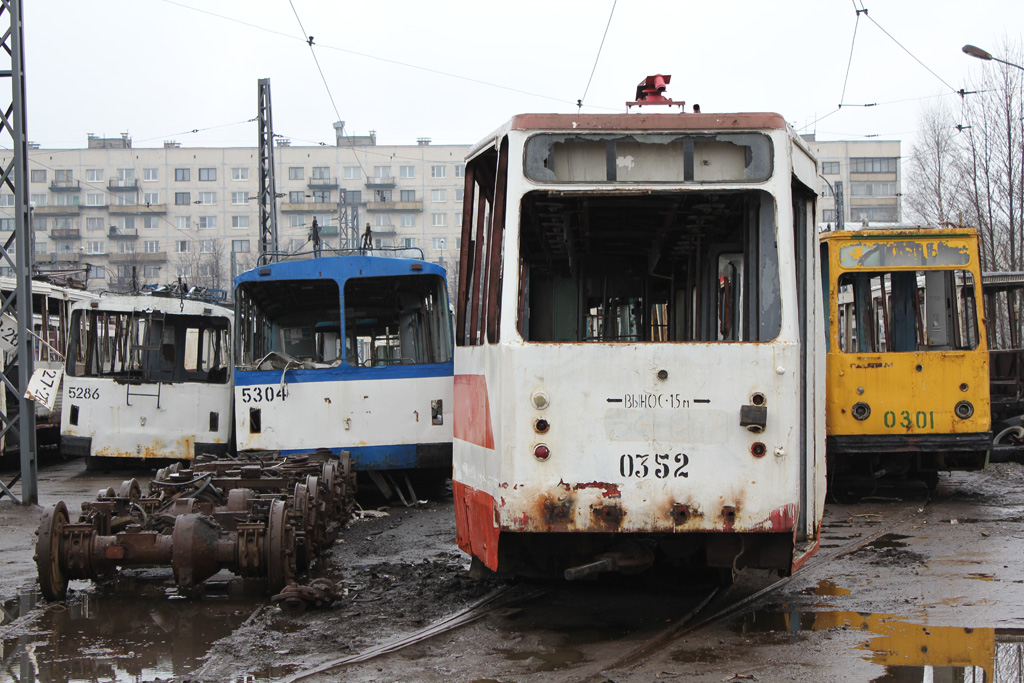 Saint-Petersburg, LM-68M # 0352; Saint-Petersburg — Joint tramway-trolleybus depot