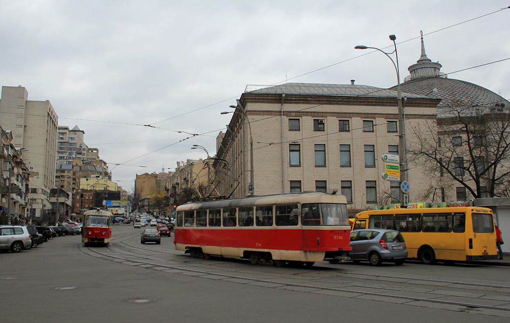Киев, Tatra T3SU № 5744
