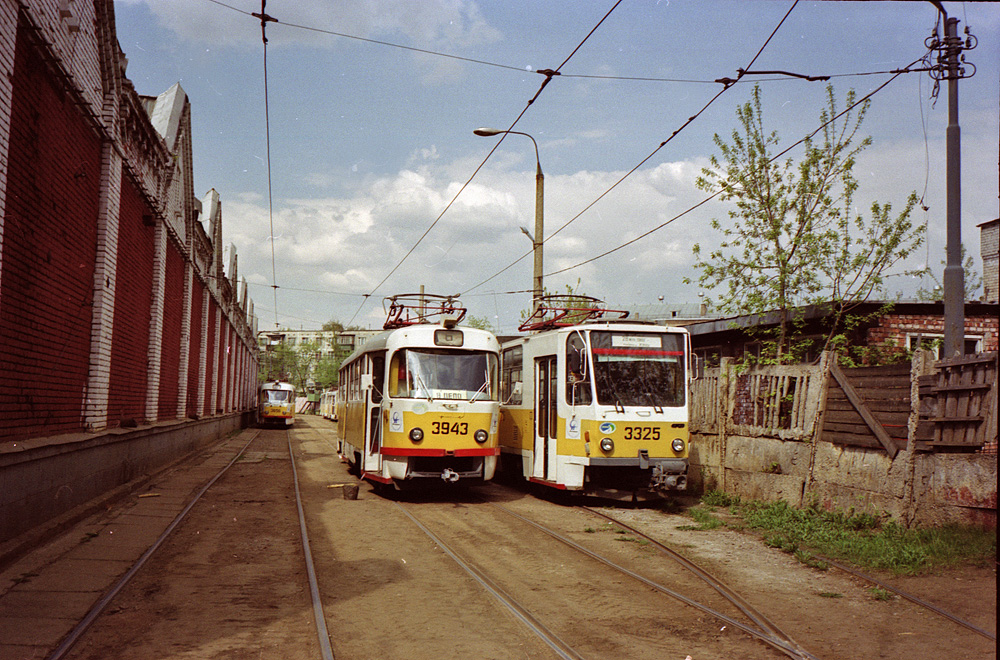 Москва, Tatra T3SU № 3943; Москва, Tatra T7B5 № 3325; Москва — Трамвайные депо: [3] Краснопресненское. Старая территория в Ваганьково (до 2002)