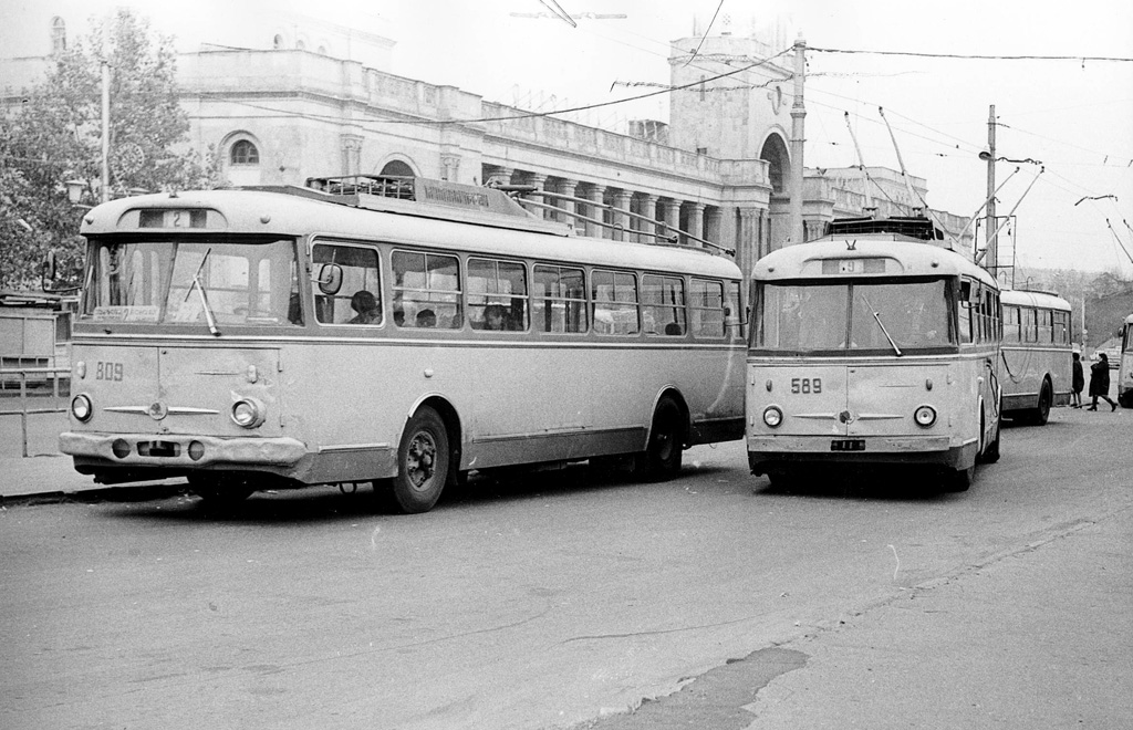 Tbilisi, Škoda 9Tr № 809; Tbilisi, Škoda 9Tr № 589