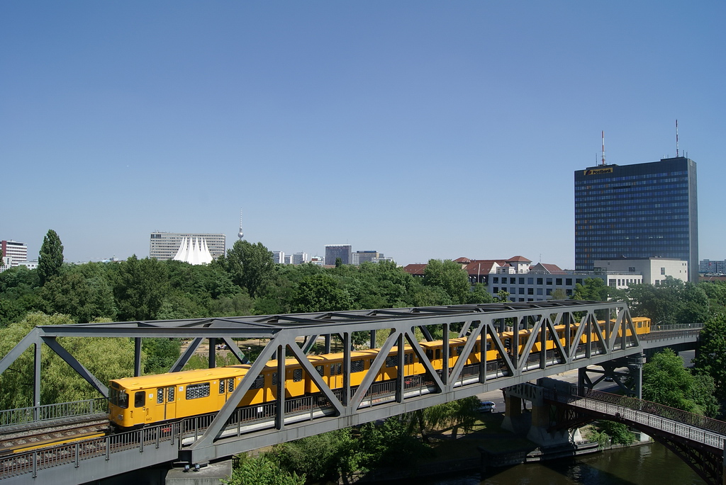 Берлин, BVG A3L82 № 642; Берлин — U-Bahn — линия U1