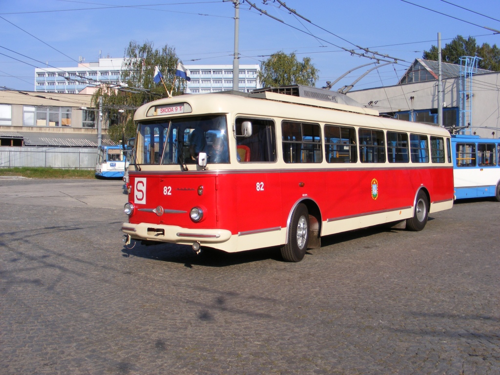 Острава, Škoda 9TrH23 № 82