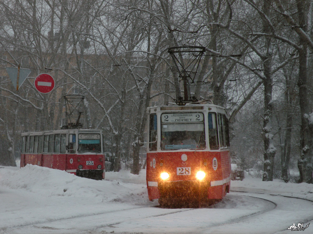 Omsk, 71-605A nr. 28; Omsk, 71-605A nr. 25