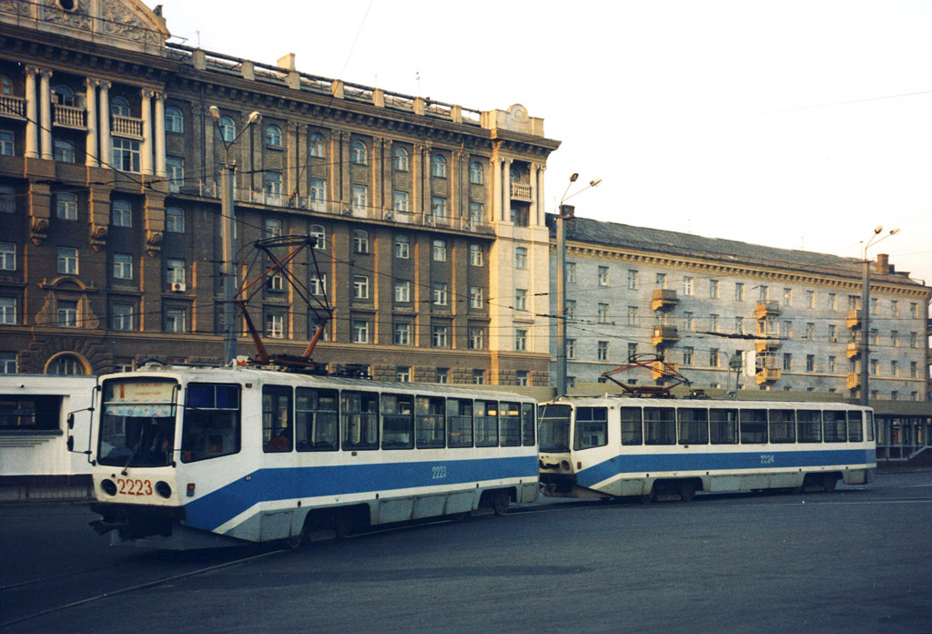 Dnipro, 71-608KM Nr. 2223; Dnipro — Historische Fotos: Fotoserien ausländischer Autoren