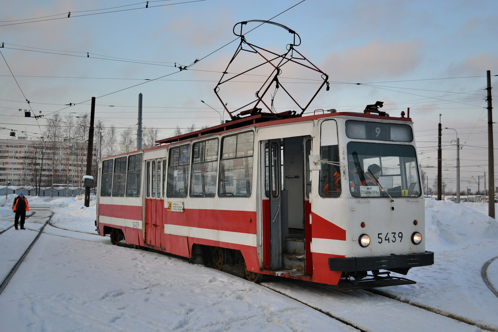 Санкт-Петербург, ЛМ-68М № 5439